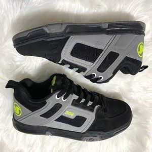 NWOT Black & Gray Skate Shoes